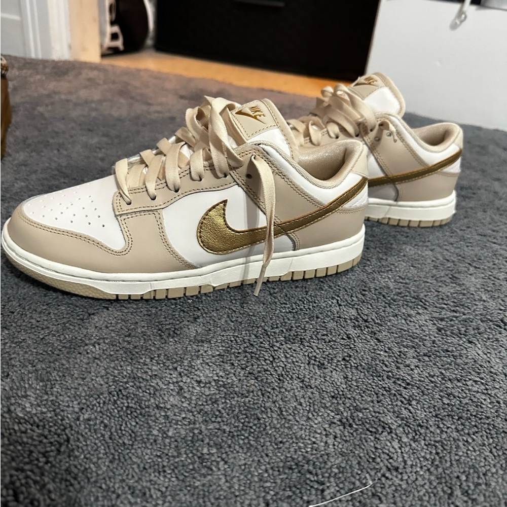 Nike Beige and Gold Sneakers